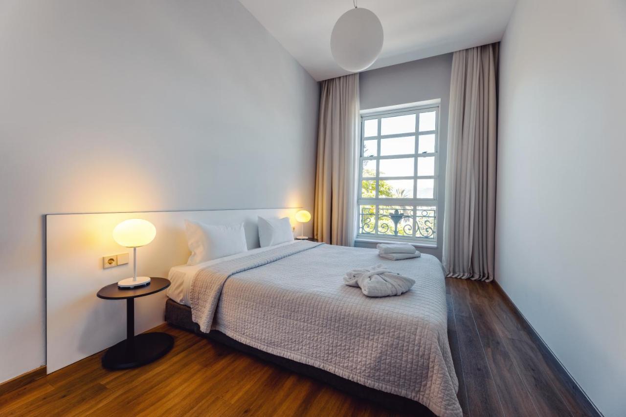 Le Port Boutique Apart Hotel Batumi Exteriör bild