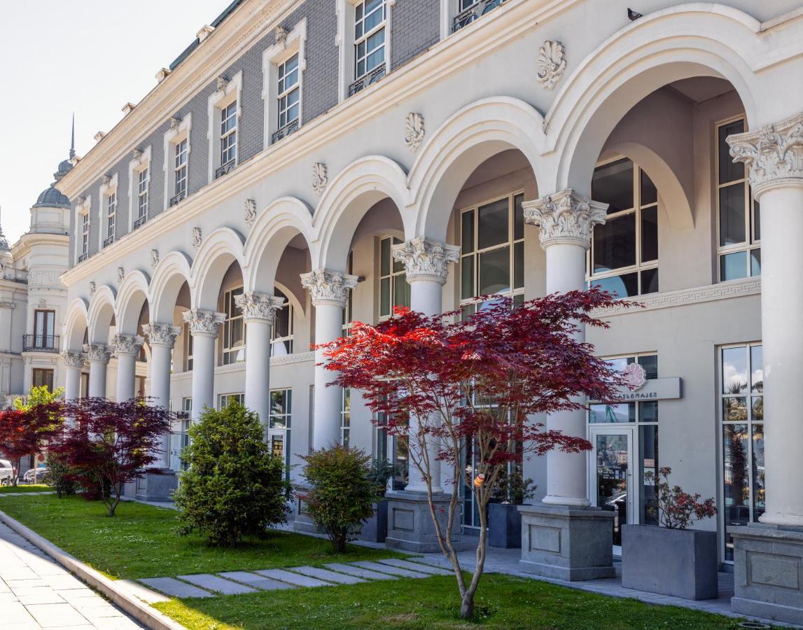 Le Port Boutique Apart Hotel Batumi Exteriör bild