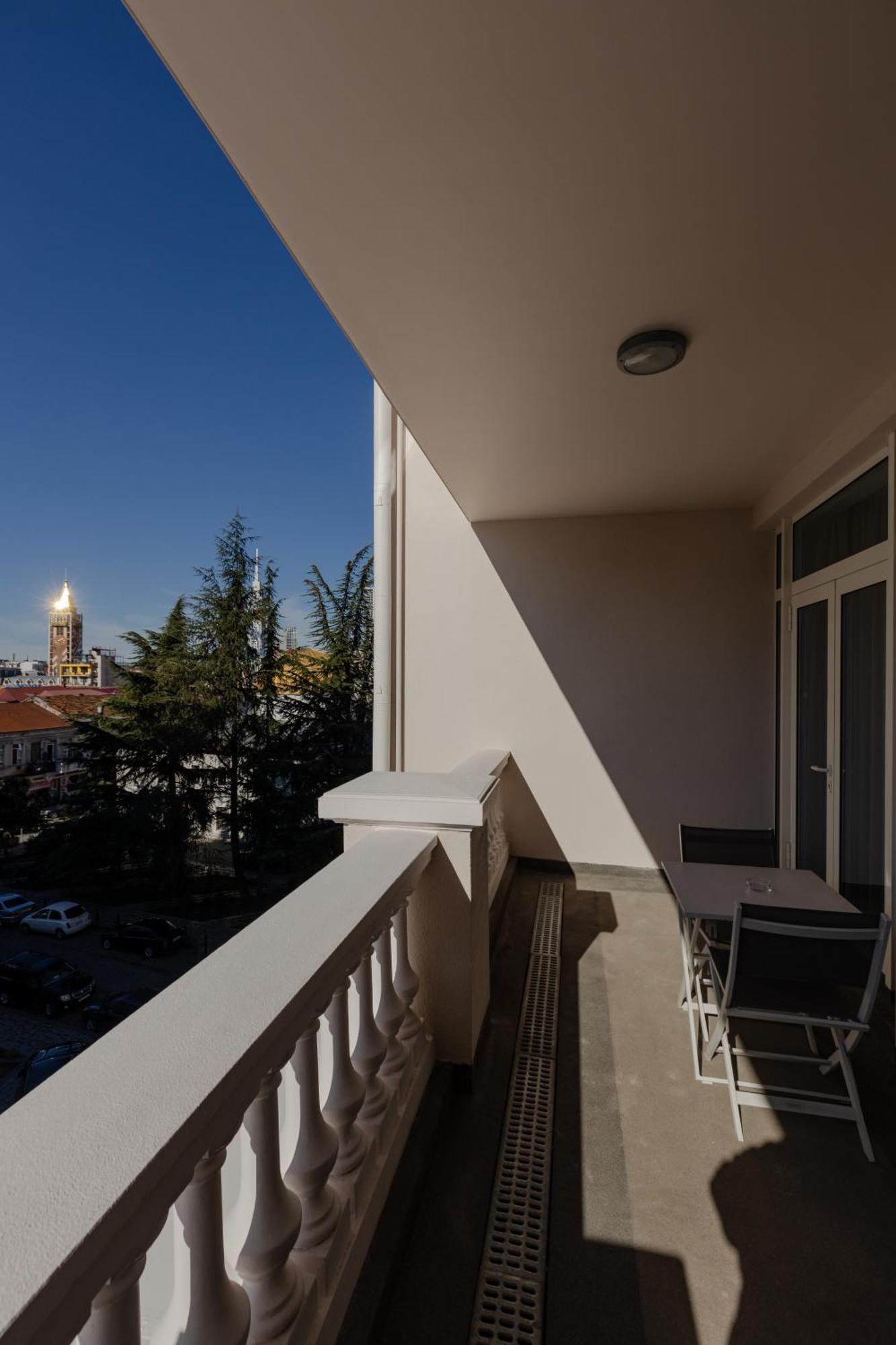Le Port Boutique Apart Hotel Batumi Exteriör bild