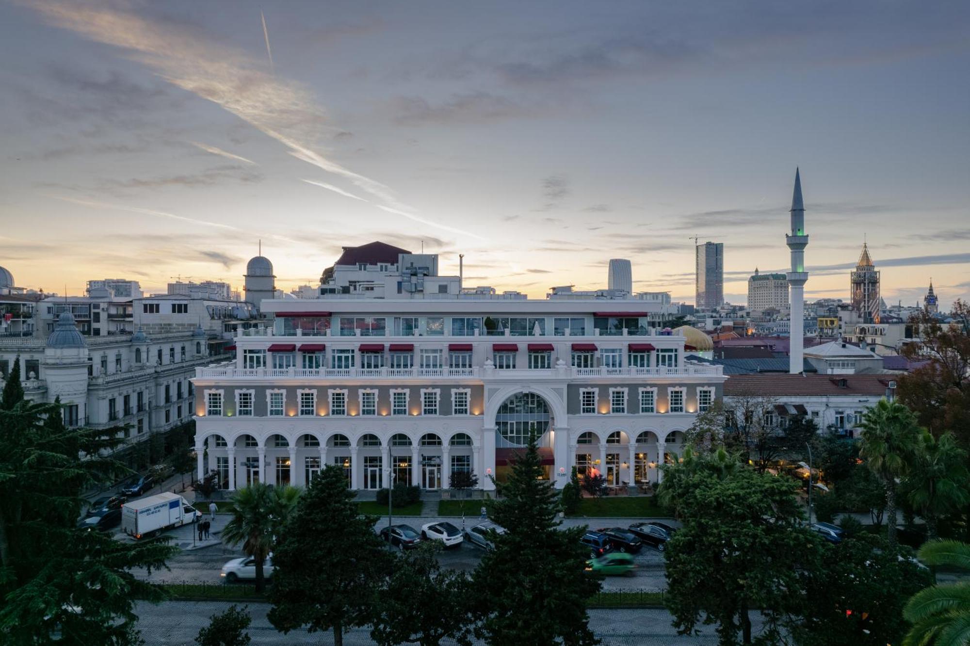 Le Port Boutique Apart Hotel Batumi Exteriör bild