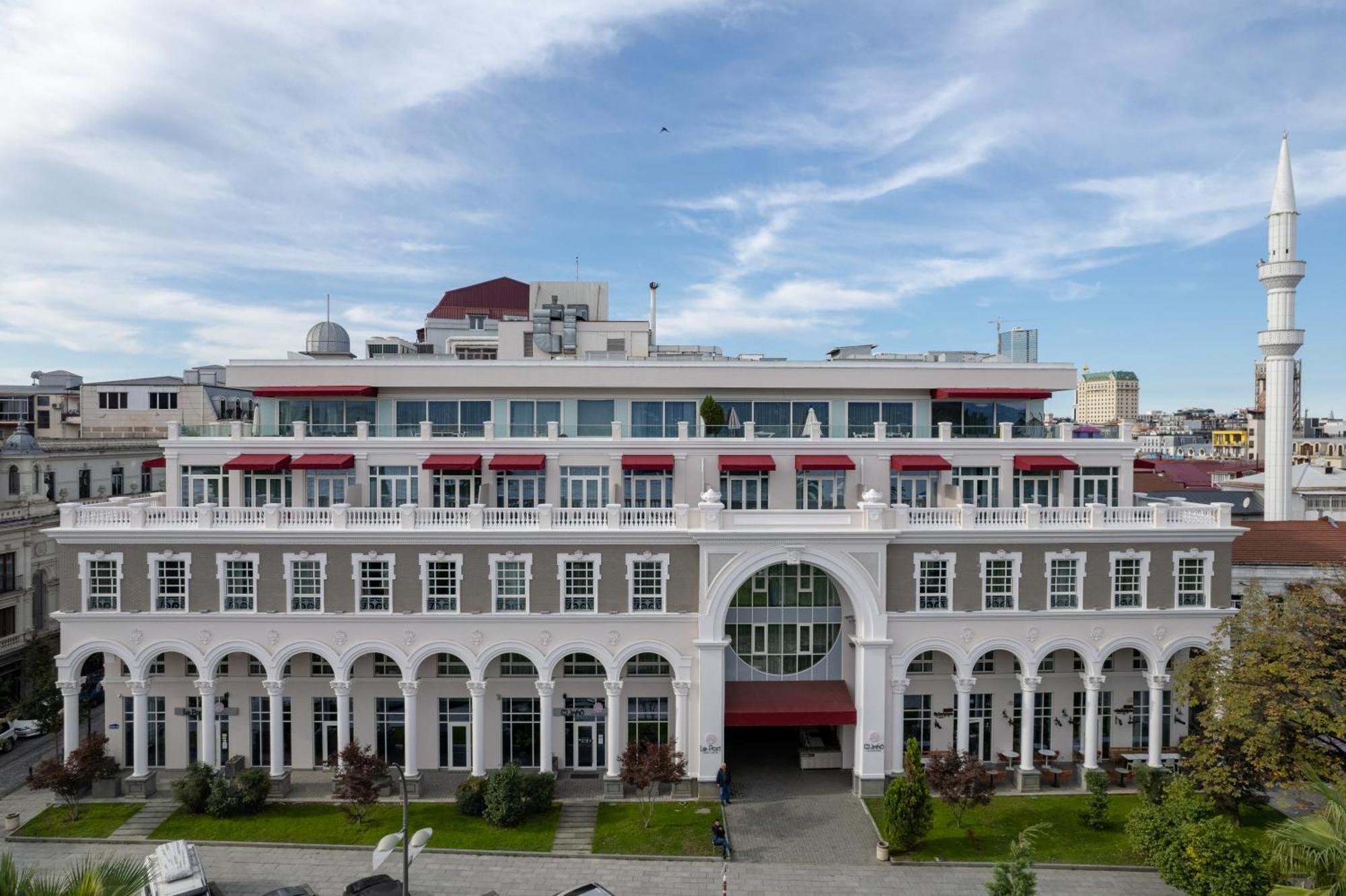 Le Port Boutique Apart Hotel Batumi Exteriör bild