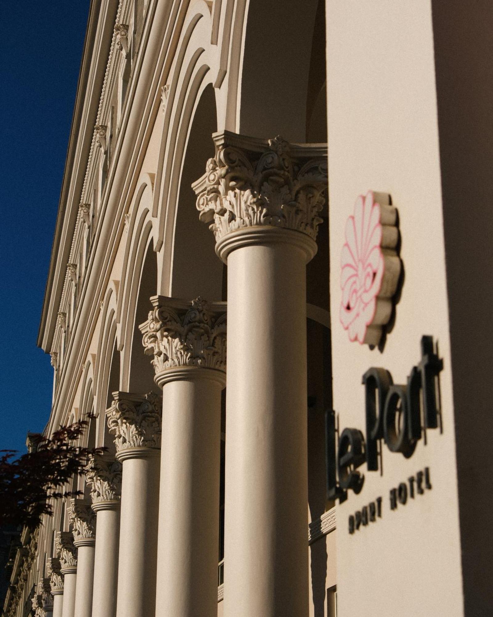 Le Port Boutique Apart Hotel Batumi Exteriör bild